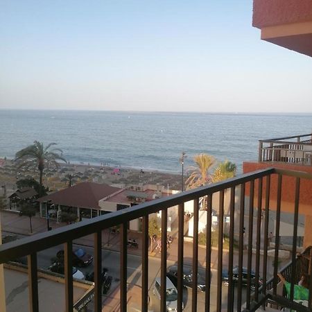 Lovely Apartment In Front Of The Beach. 푸엔히롤라 외부 사진
