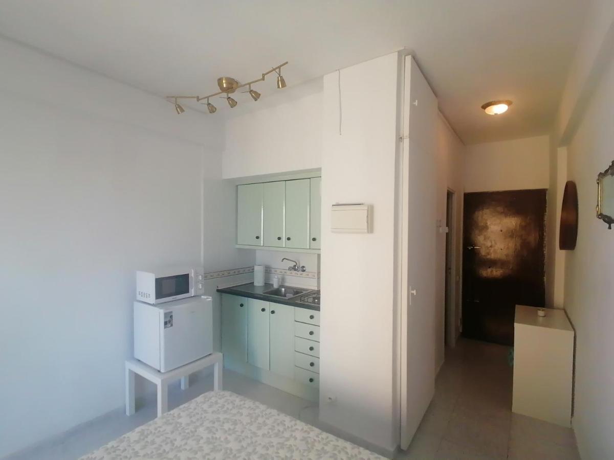 Lovely Apartment In Front Of The Beach. 푸엔히롤라 외부 사진